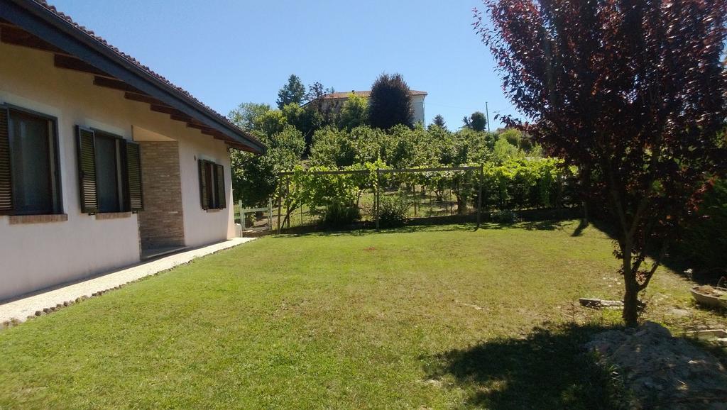 Agriturismo Bottega Di Rosanna Castagnole delle Lanze Екстериор снимка